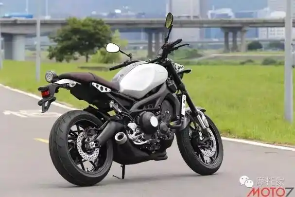 三缸复古车雅马哈xsr9002016
