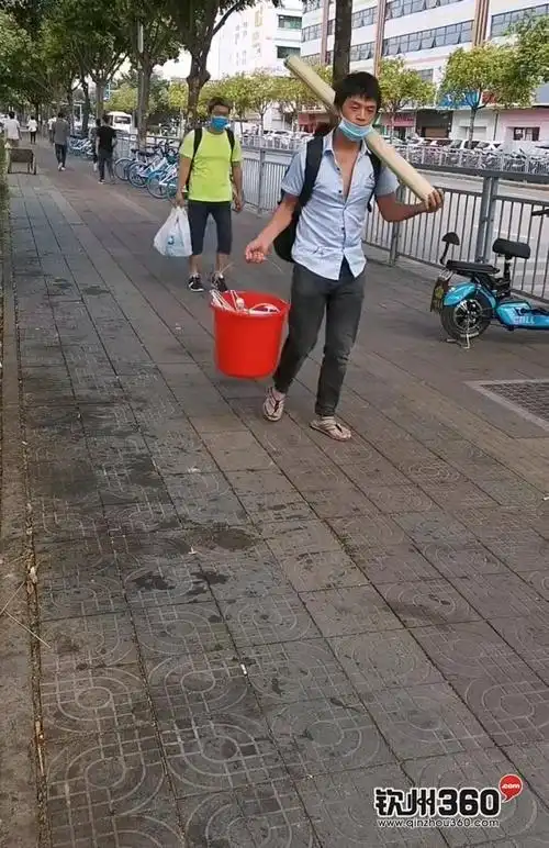 提桶跑路了,没法混了