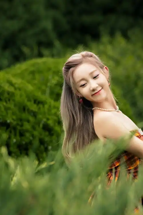 李子璇新歌上线##李子璇玫瑰金发色