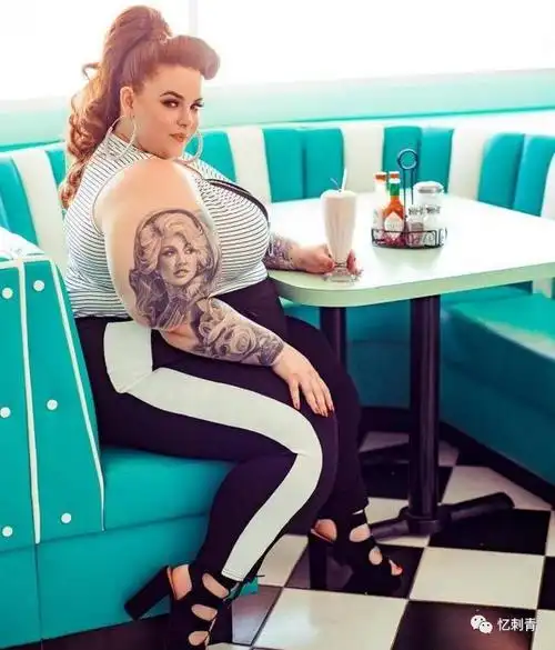 300斤胖妞颜值超高,大胆秀肥肉,富豪老公不希望 她减肥_霍丽迪