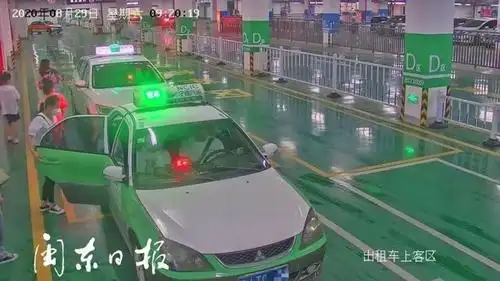 "电子眼" 盯梢!宁德火车站上客区出租车拒载,违规拼客被查!