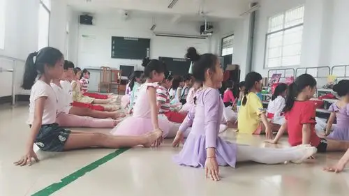 舞是乐之心,乐为舞之声----南康区赞贤小学舞蹈兴趣班成果汇报