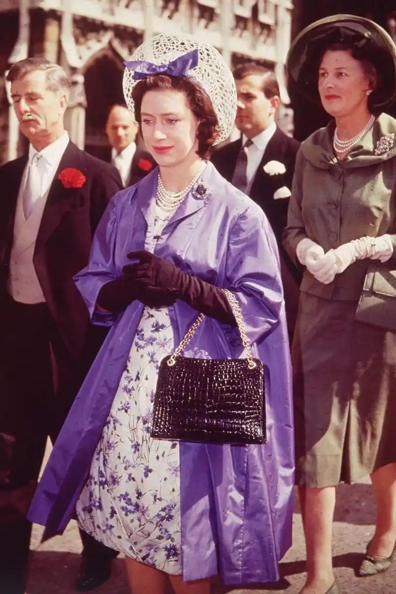 英国女王伊丽莎白二世的妹妹玛格丽特公主美则美矣,只是这身高是硬伤