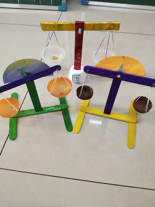 "动手动脑 感受数学动态美 " -海南一小开展学生数学学具制作比赛