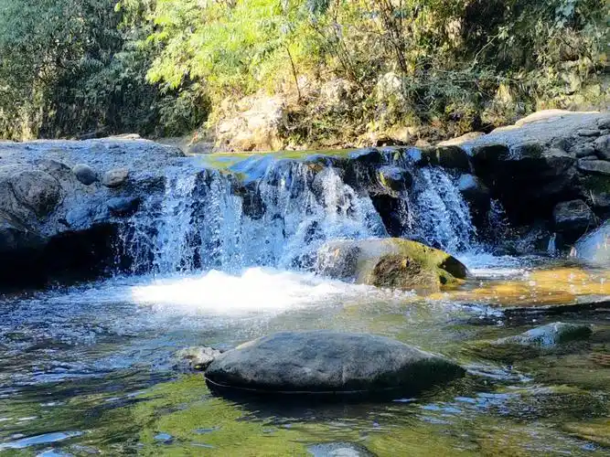 九龙沟避开人群玩水