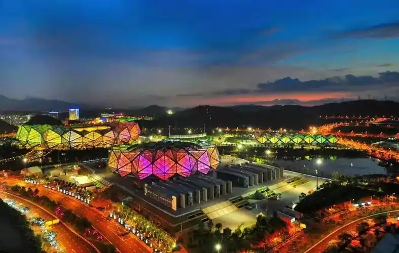 深圳市龙岗区2021年下半年赴武汉广州面向毕业生公开招聘教师公告