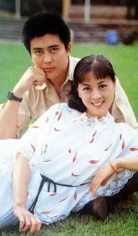 貌美如花的陈肖依,兜兜转转三次婚嫁圈外丈夫,如今终获幸福