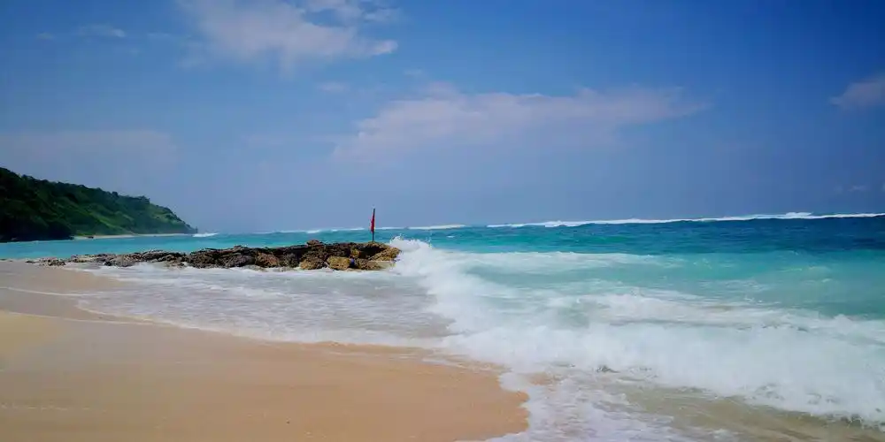 我们来到巴厘岛已经是第五天了,今天要去的地方是巴厘岛的神密海. .