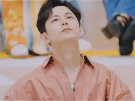 何炅 咬布条#咬布条,堵嘴……看着既让人心疼又好奇,何老师发生在