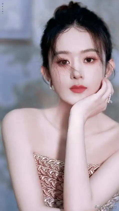 赵丽颖新造型引争议,深夜霸气回应粉丝质疑:别叽歪!