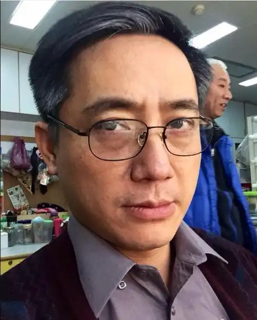 广东演员彭新智,他亲手将刘涛带进影视圈又亲手将刘涛送离广东