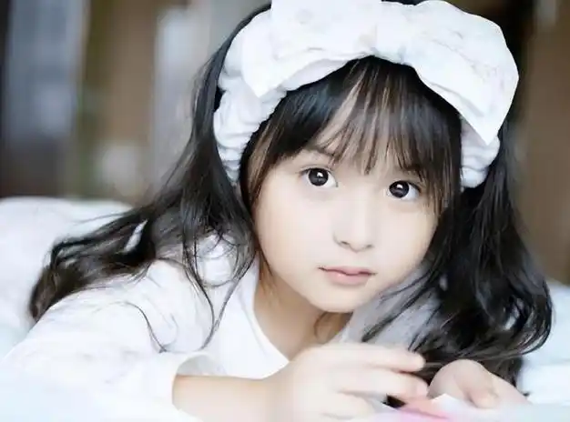 2岁出道年入百万,因长相甜美被禁止整容的刘楚恬,如今长成啥样