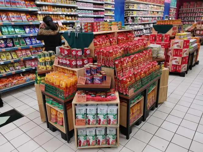 新洲店堆码端头陈列1