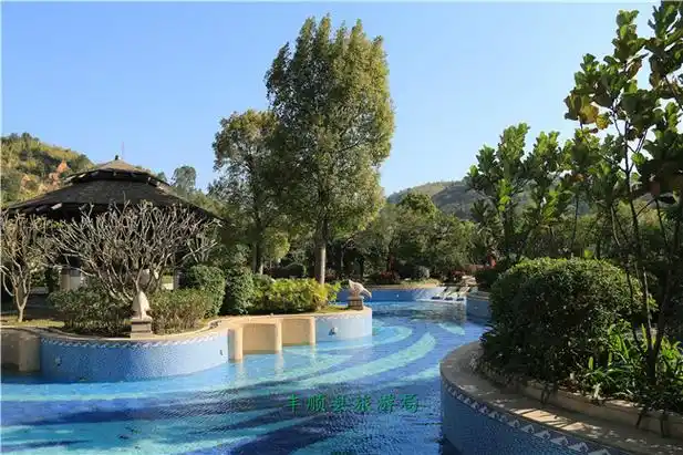 鹿湖温泉度假村