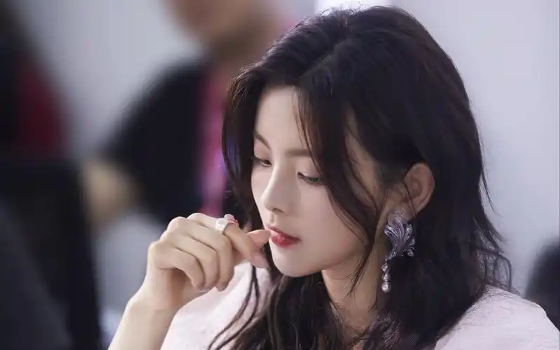 [杨超越 许魏洲] 新劇 《仲夏满天心》敬请期待