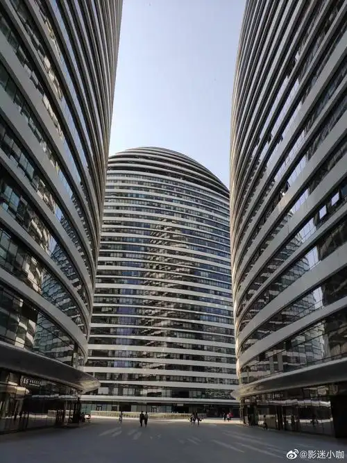 网上一直流传说潘石屹的望京soho风水不好