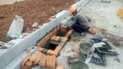 环城南路施工段雨水篦子施工