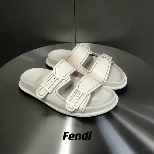 fendifeel白色皮拖鞋