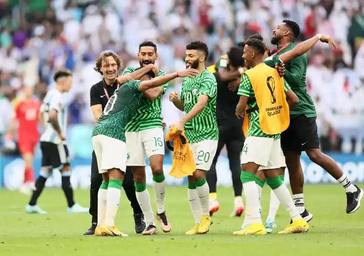 随后的比赛几乎成为沙特队的防守表演.