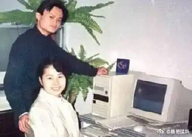 67298 粉丝 22597 微博 04 查看更多 a 微关系 他的关注(107) 囧事