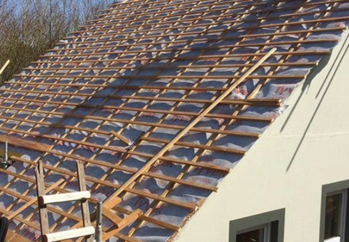 盖瓦的屋顶用什么做防水