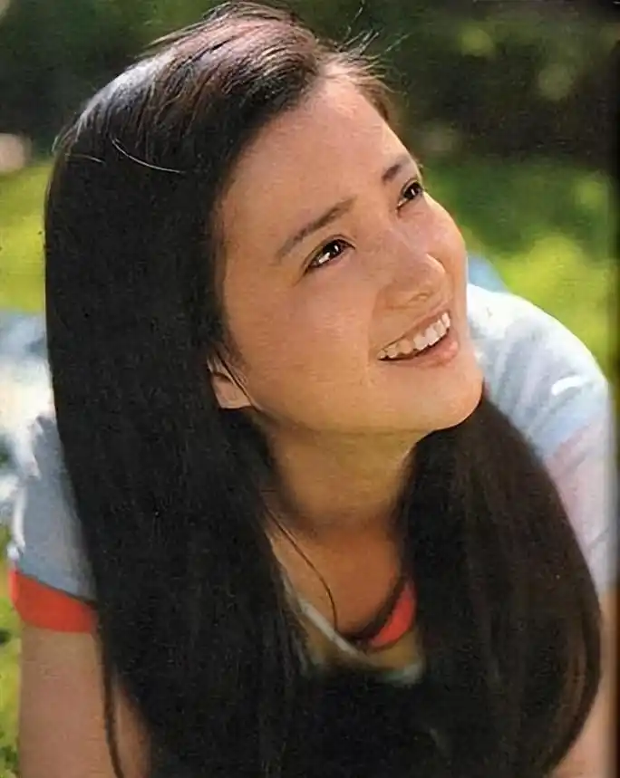 何晴:岁月沉淀下的古典美人 何晴,这位在演艺圈里屹立不倒的美人,用她