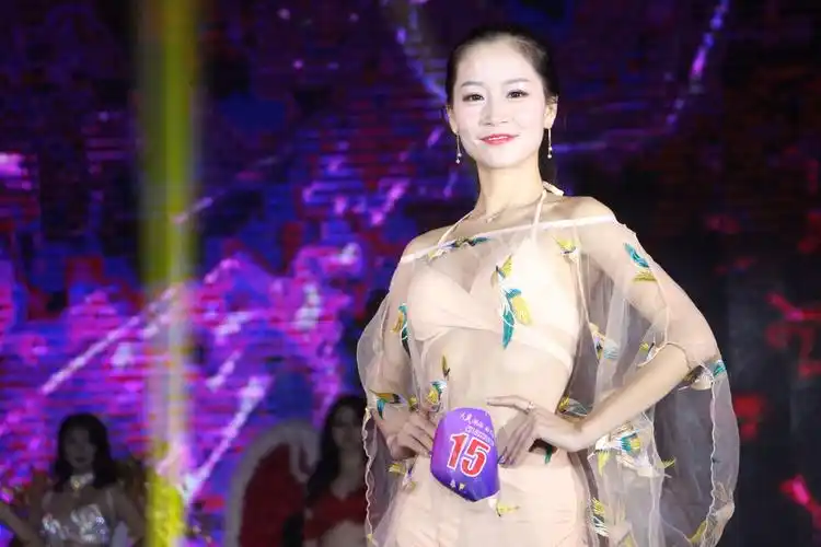 世旅小姐比赛泳装走秀(集锦)