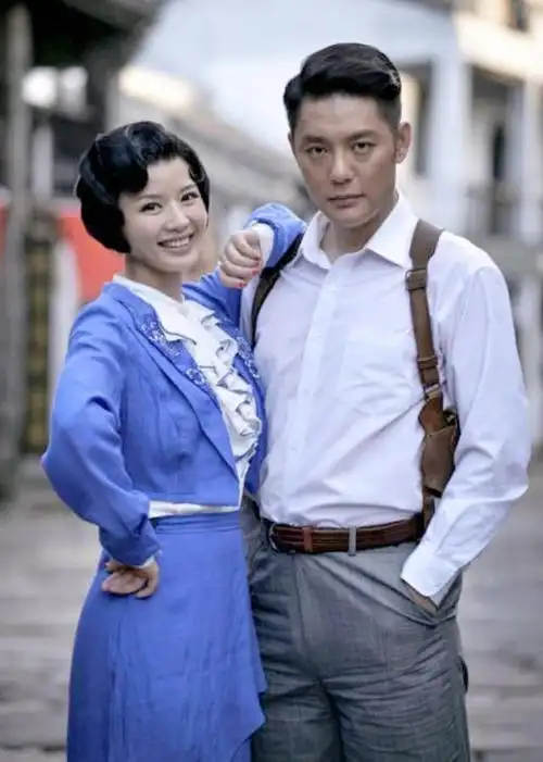 回顾傅程鹏:一无所有时娶程愫,成名后抛妻弃子,转身与周丽淇结婚