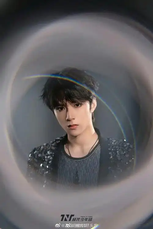 赵今麦,男主是时代少年团成员 ,有网友盲猜应该是刘耀文,丁程鑫二选一