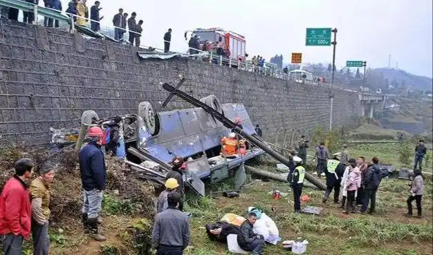 男子疲劳驾驶客车导致特大车祸27人遇难法律如何定性