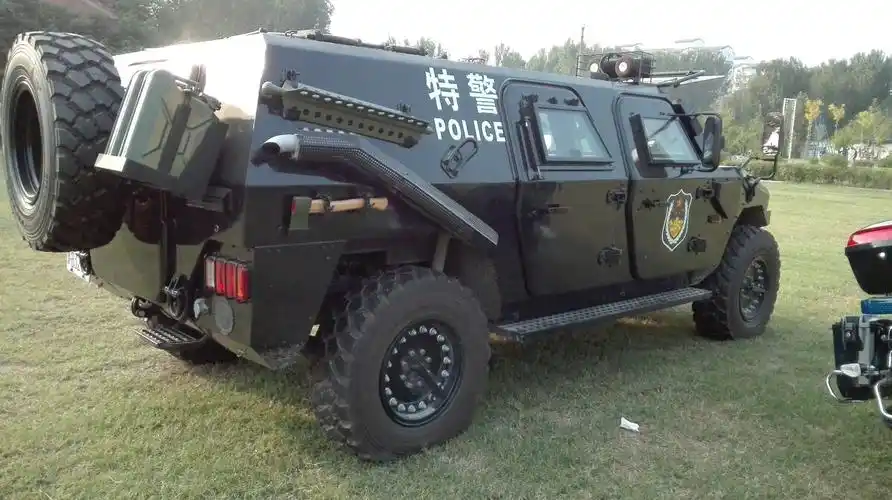 特警战车