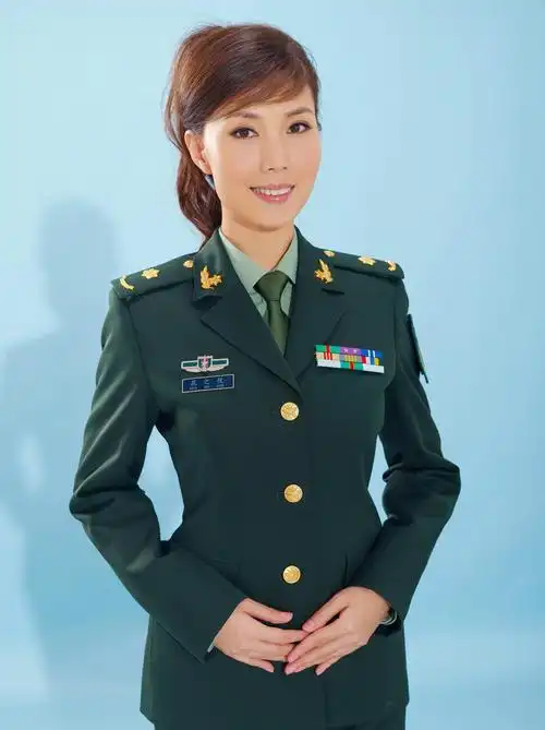 引用【转载】最新女式军服着装欣赏