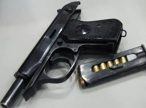 77式手枪,是我国自行设计,自行研制的第二种手枪,主要配备高级军官