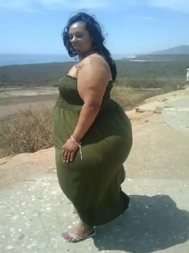 美女子臀部24米全球最大对自己身材很满意