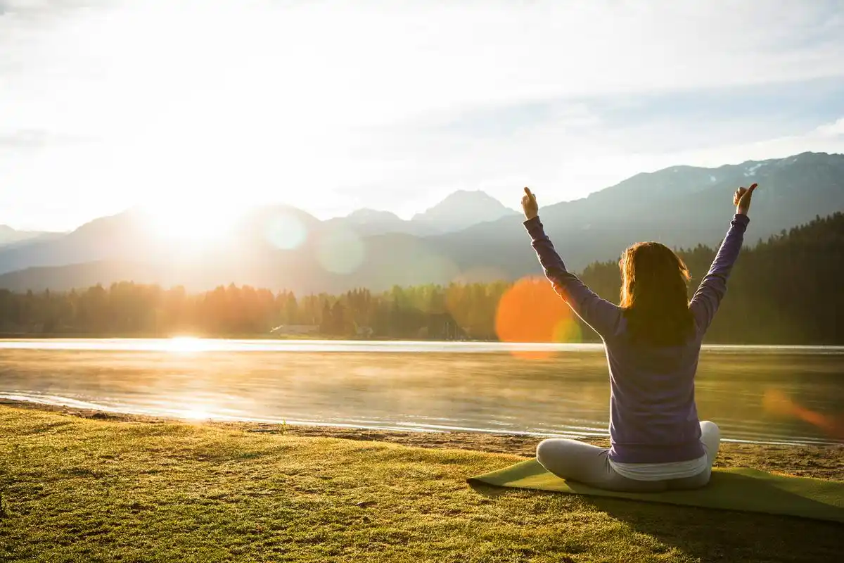 释放压力,拥抱轻松的生活  亲爱的读者,你是否感到压力重重,无法摆脱