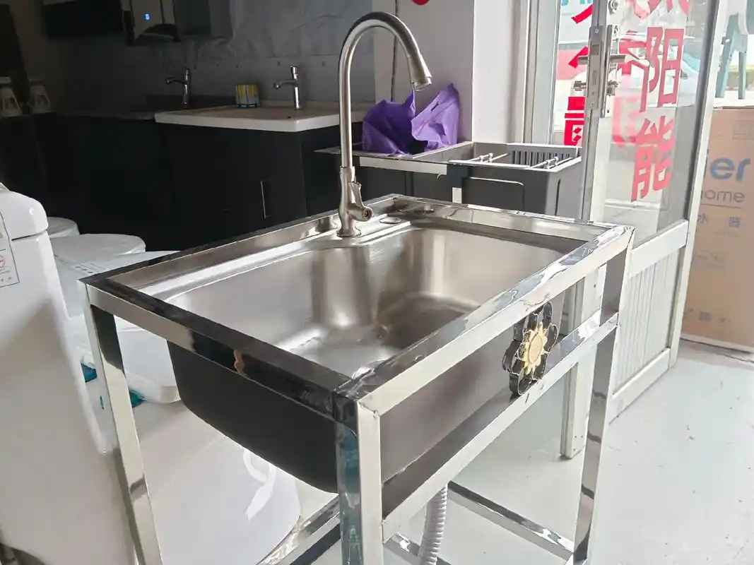 304支架一体洗菜盆.#厨房设备一站式采购 #不锈钢制品 - 抖音
