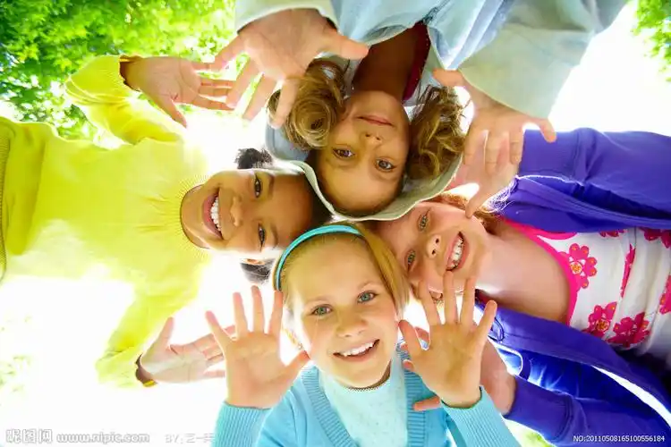 爱笑的女孩摄影图__儿童幼儿_人物图库_摄影图库_昵图网nipic.com