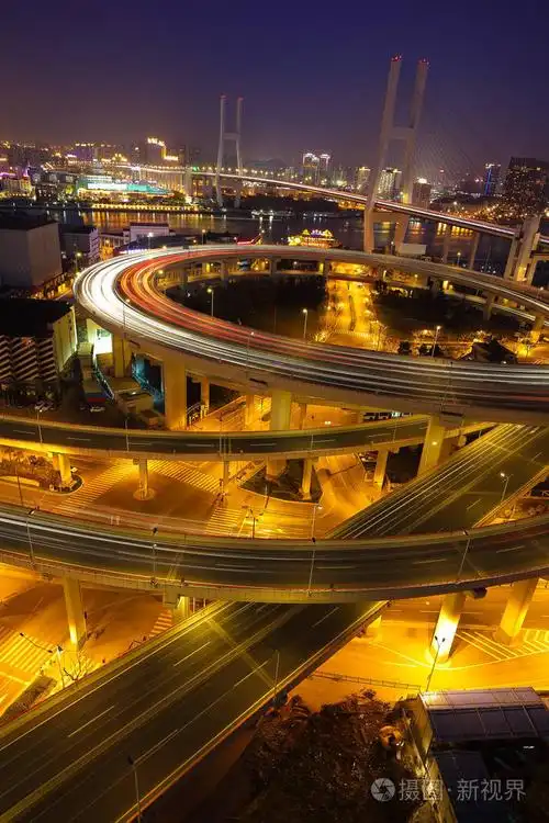 航空摄影在上海高架立交桥的夜晚