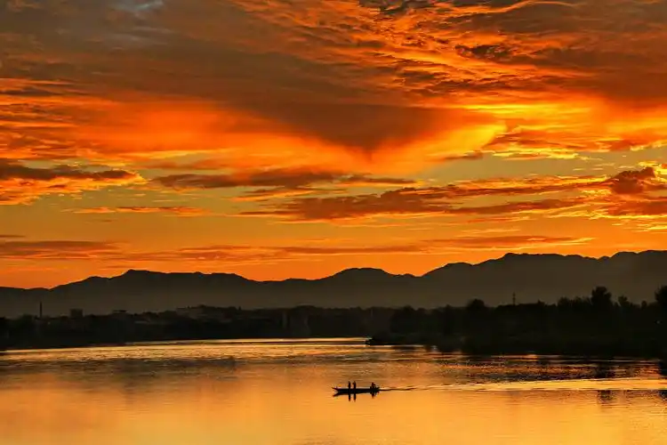 《朝霞满天》 - 地方类-摄影大赛2016 - 国家地理中文网