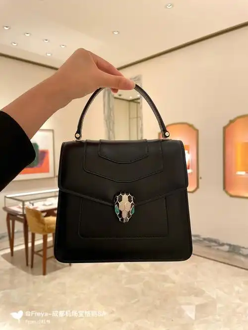 高贵冷艳宝格丽黑色风琴包