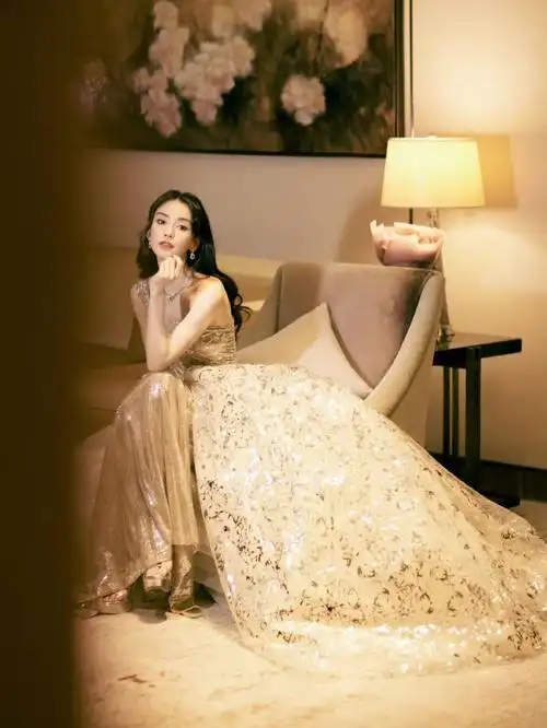 angelababy香槟色礼服