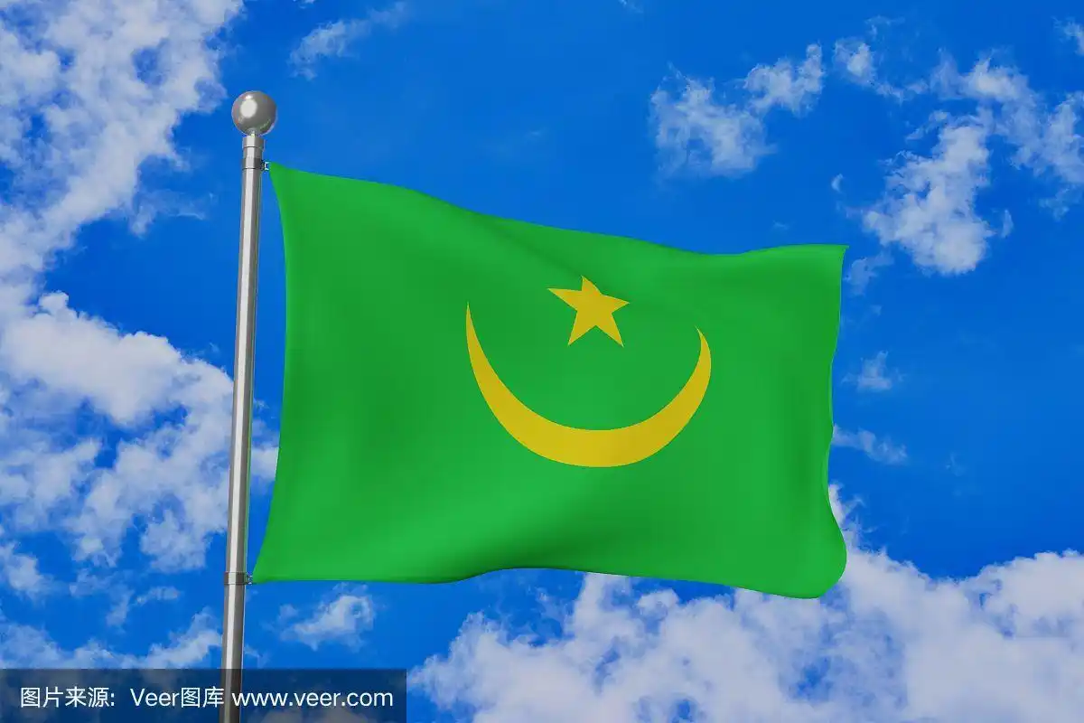 毛里塔尼亚国旗孤立地飘扬在蓝色多云的天空中