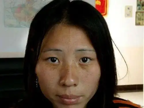 那跟丧偶似的,没有开心没有交流,家务全包,40岁不到就熬成了黄脸婆