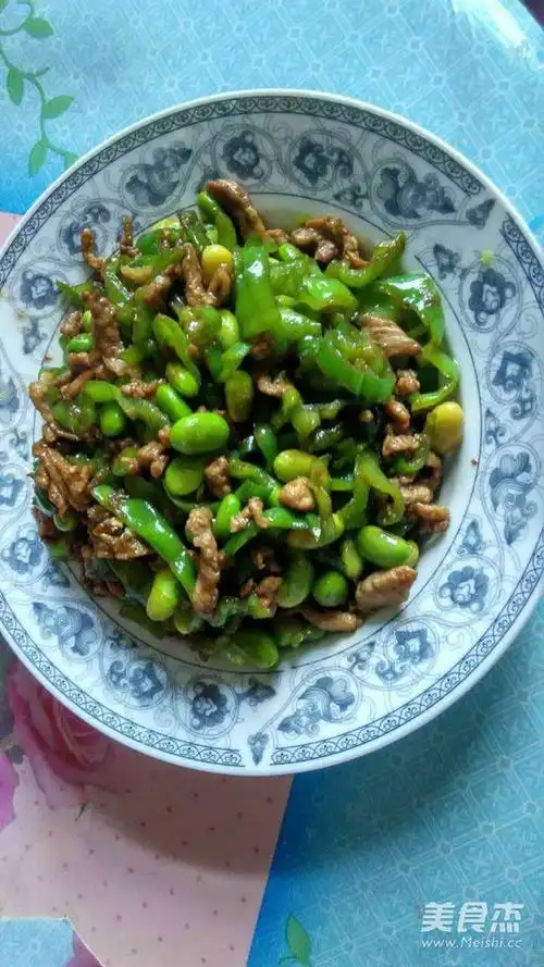青椒毛豆炒肉丝的做法