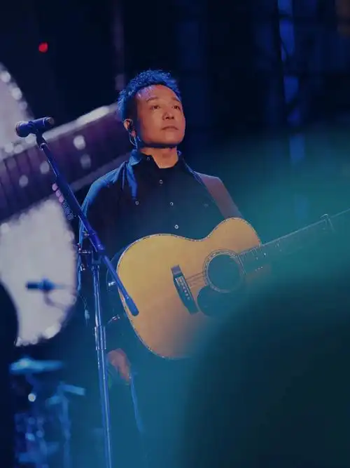 许巍痛仰万青逃跑计划群星闪耀海口 迷笛三十年致敬音乐青春-千龙网