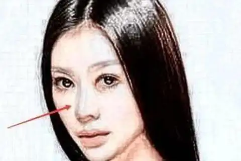 女人鼻梁塌陷面相代表了什么运势