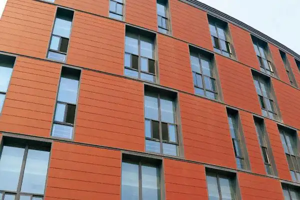 陶板是以天然陶土为主要原料,经湿法成型,高温煅烧而成的一种新型幕墙