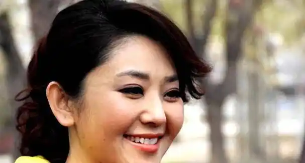 两人在工作中是领导与下属的关系,但方琼和杨洋都以开放包容的态度