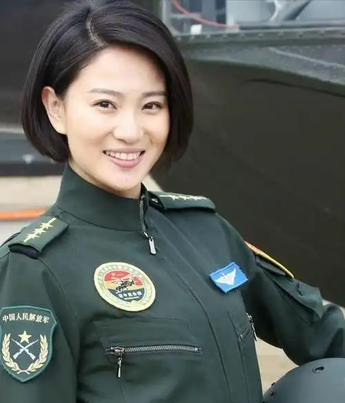 整容脸还演军旅剧别糟蹋剧本了看看这8位女星演的飒爽军人