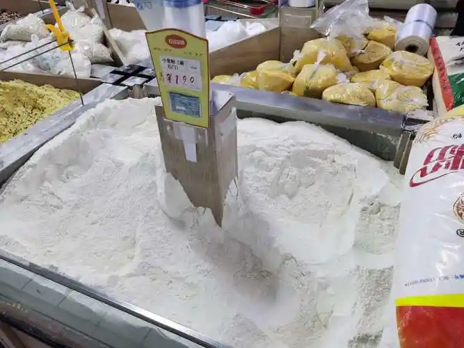 小小之前图便宜买过超市的散装面粉,但吃起来真的不一样,好的面粉做